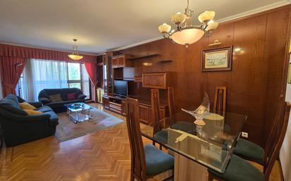 Sala d'estar de Pis de lloguer en Valladolid Capital amb Calefacció, Jardí privat i Parquet