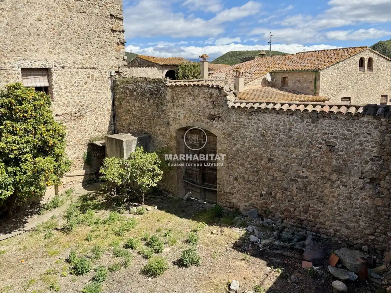 Finca rústica en venta en Boadella i les Escaules con Jardín privado y Terraza