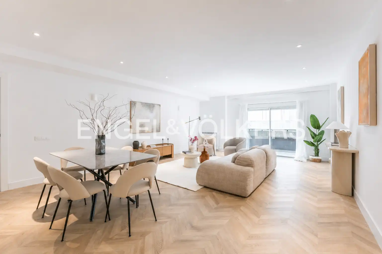 Living room of Flat for sale in  Madrid Capital  with Air Conditioner, Heating and Parquet flooring