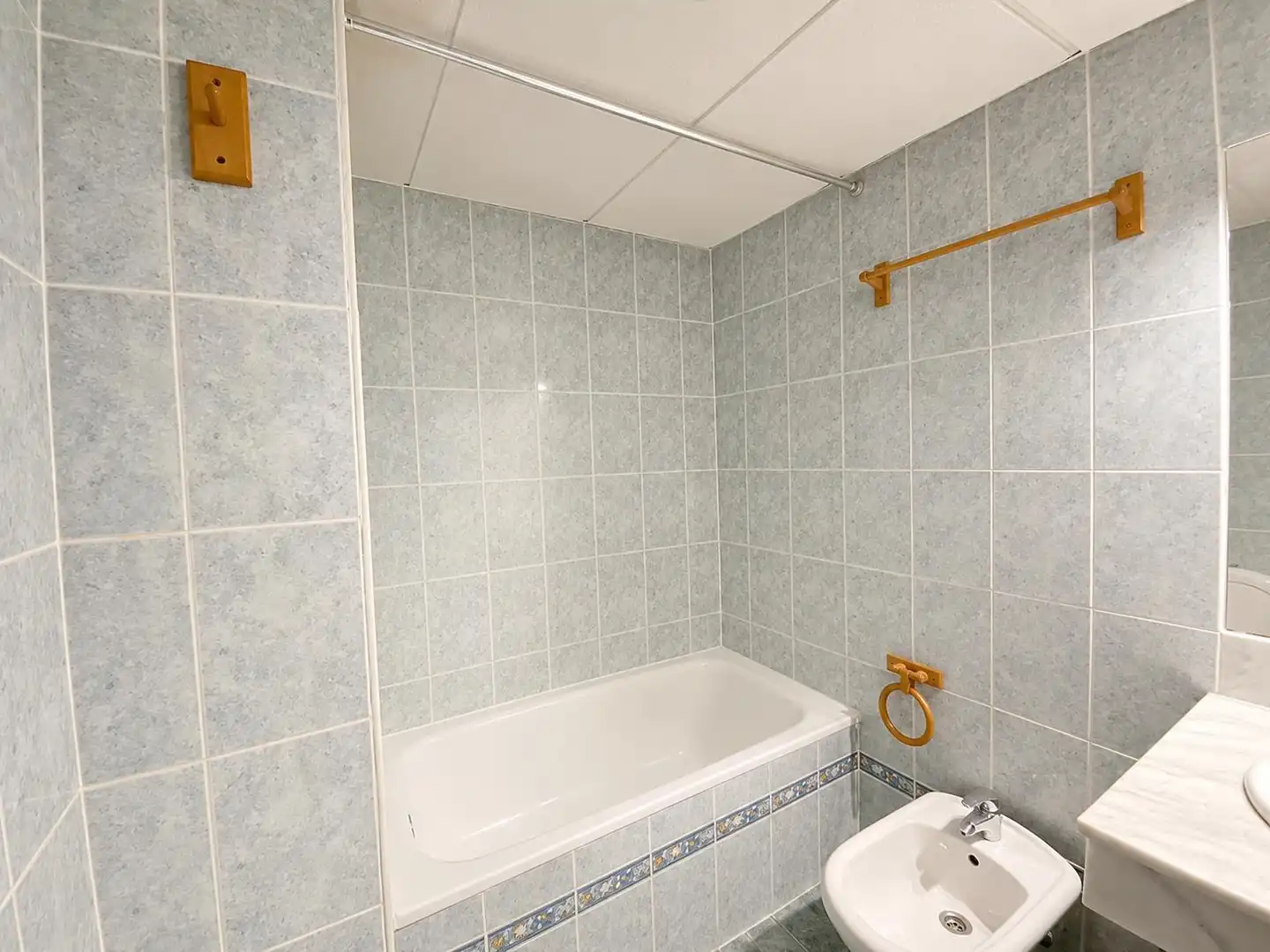 Baño de Piso en venta en Málaga con Aire acondicionado, Calefacción y Jardín privado