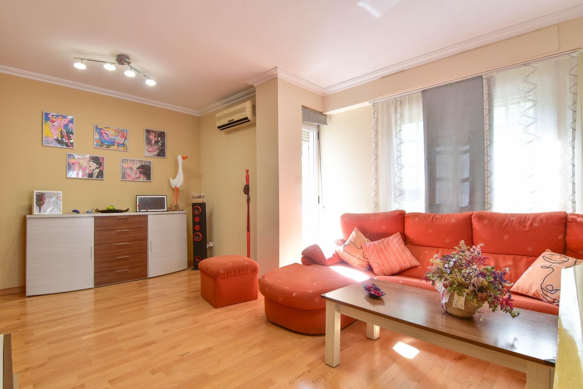 Living room of Flat for sale in Picanya  with Air Conditioner, Heating and Parquet flooring
