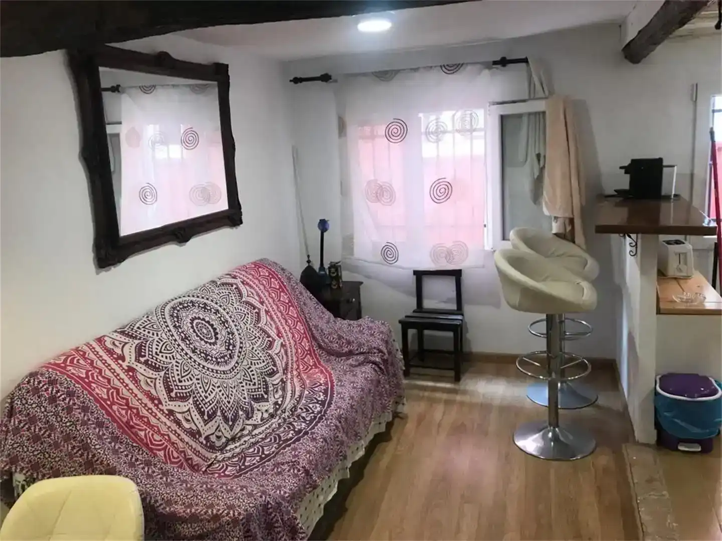 Dormitori de Planta baixa en venda en Baños de Montemayor amb Parquet, Moblat i Balcó