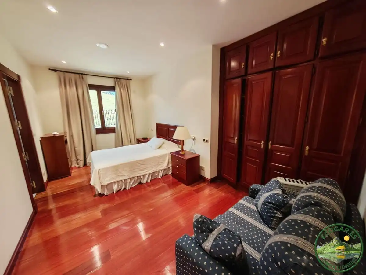 Habitación de Casa o chalet en venta en Nava con Calefacción, Jardín privado y Parquet