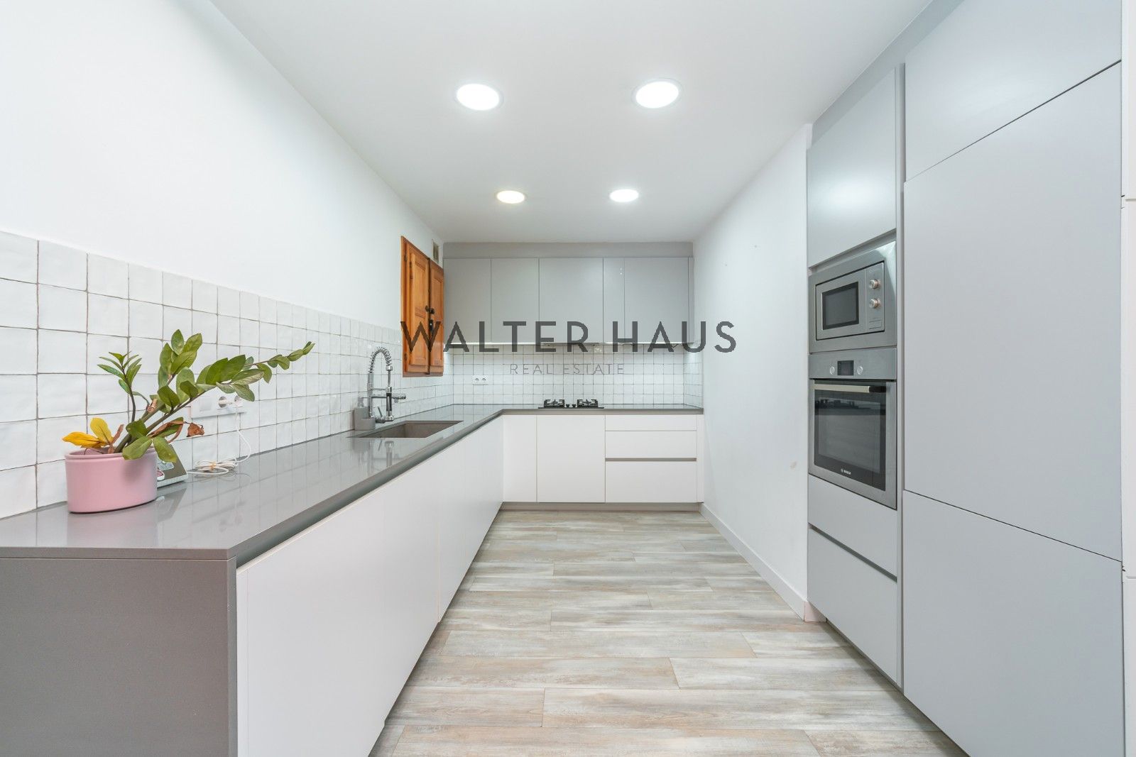 Cocina de Piso en venta en  Barcelona Capital con Aire acondicionado, Calefacción y Jardín privado