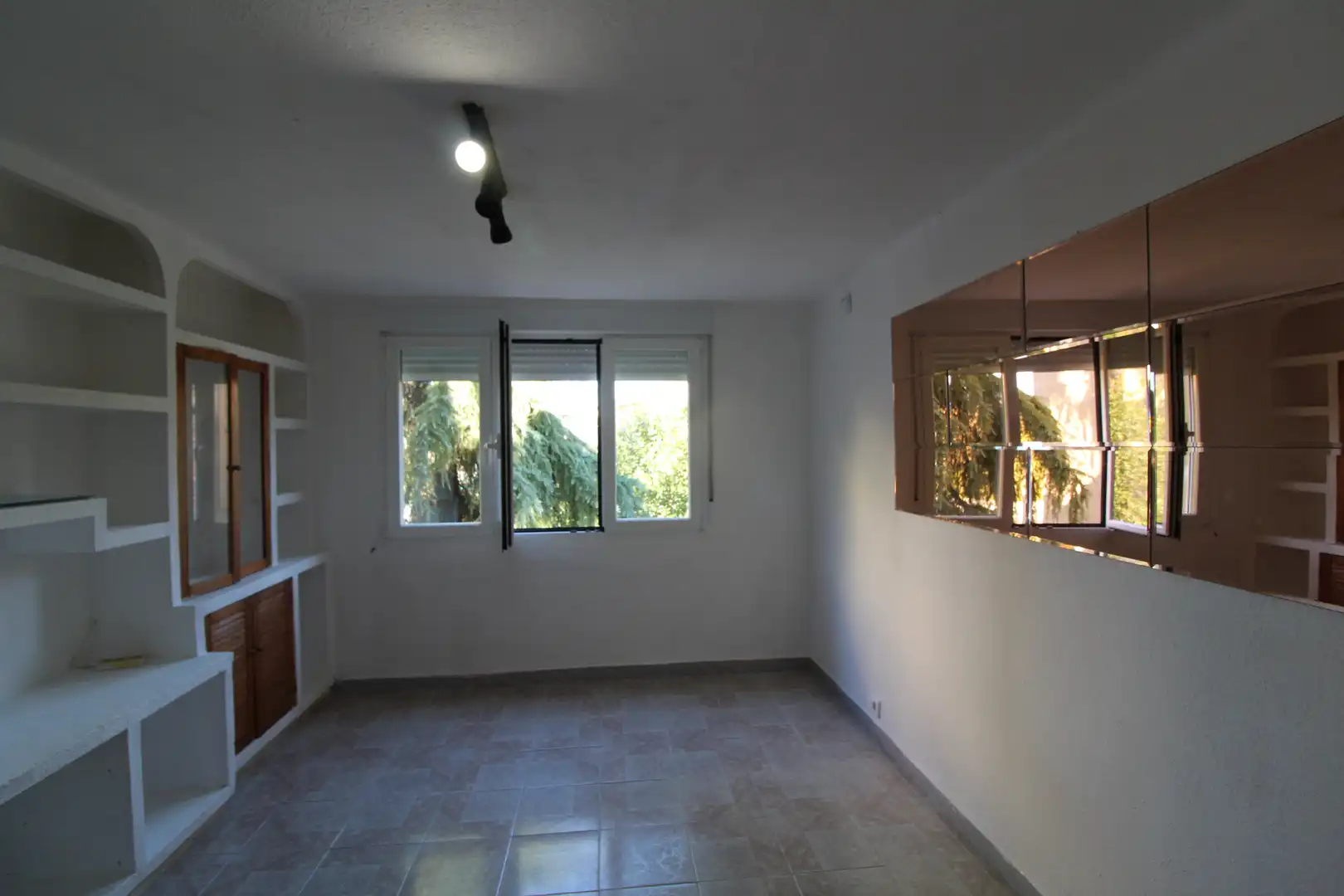 Living room of Flat for sale in Madrid