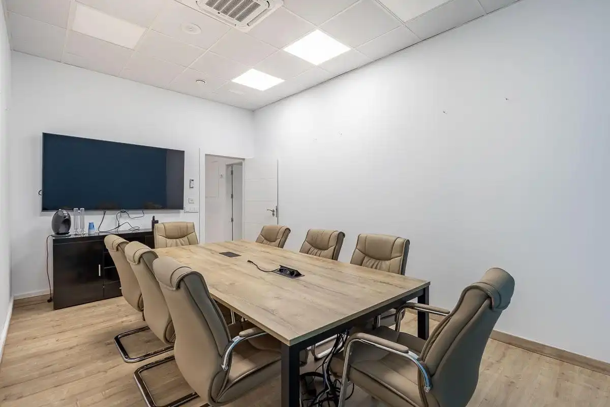 Office for rent in Granada  with Air Conditioner and Furnished
