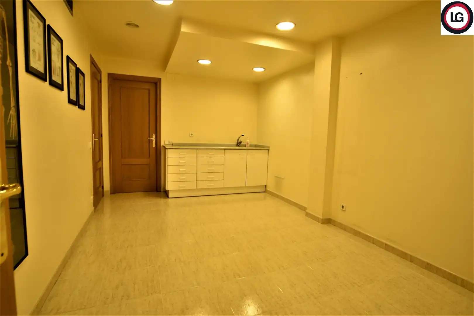 Office space with lift for sale in Pallars 6, imagen 22