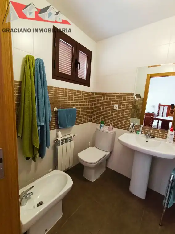 Baño de Piso en venta en Yeste con Calefacción