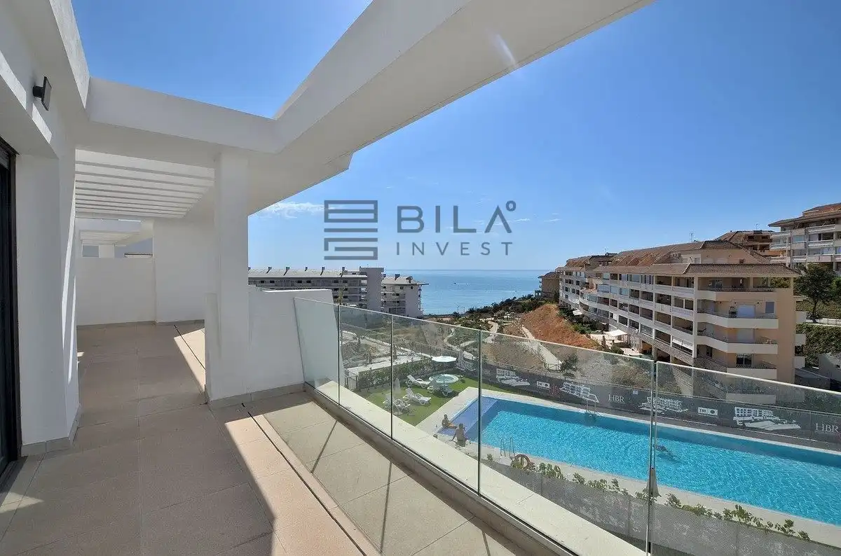 Penthouse with pool for sale in Begoña