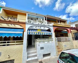 Exterior view of Single-family semi-detached to rent in Torrevieja  with Air Conditioner and Terrace