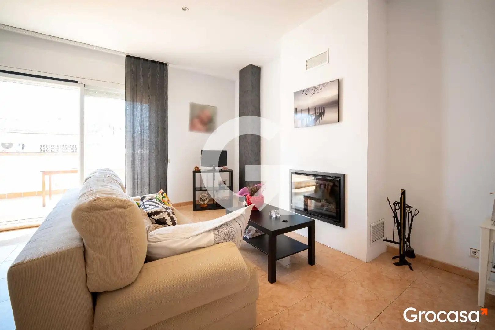 Sala de estar de Casa adosada en venta en Mataró con Aire acondicionado, Calefacción y Jardín privado