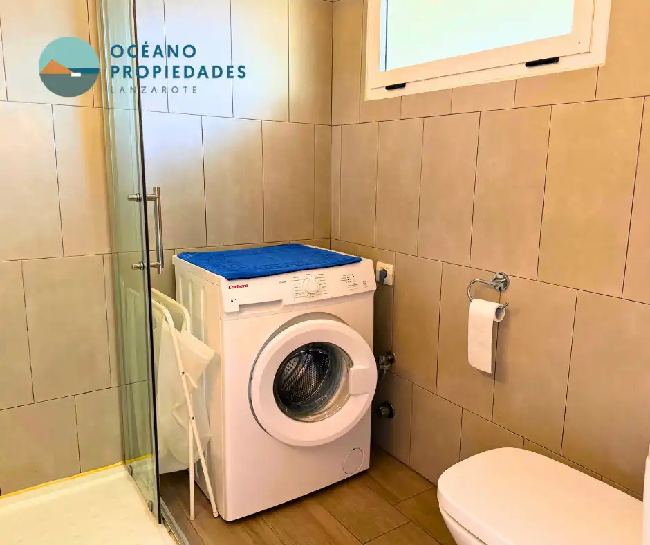 Baño de Estudio en venta en Teguise con Piscina comunitaria