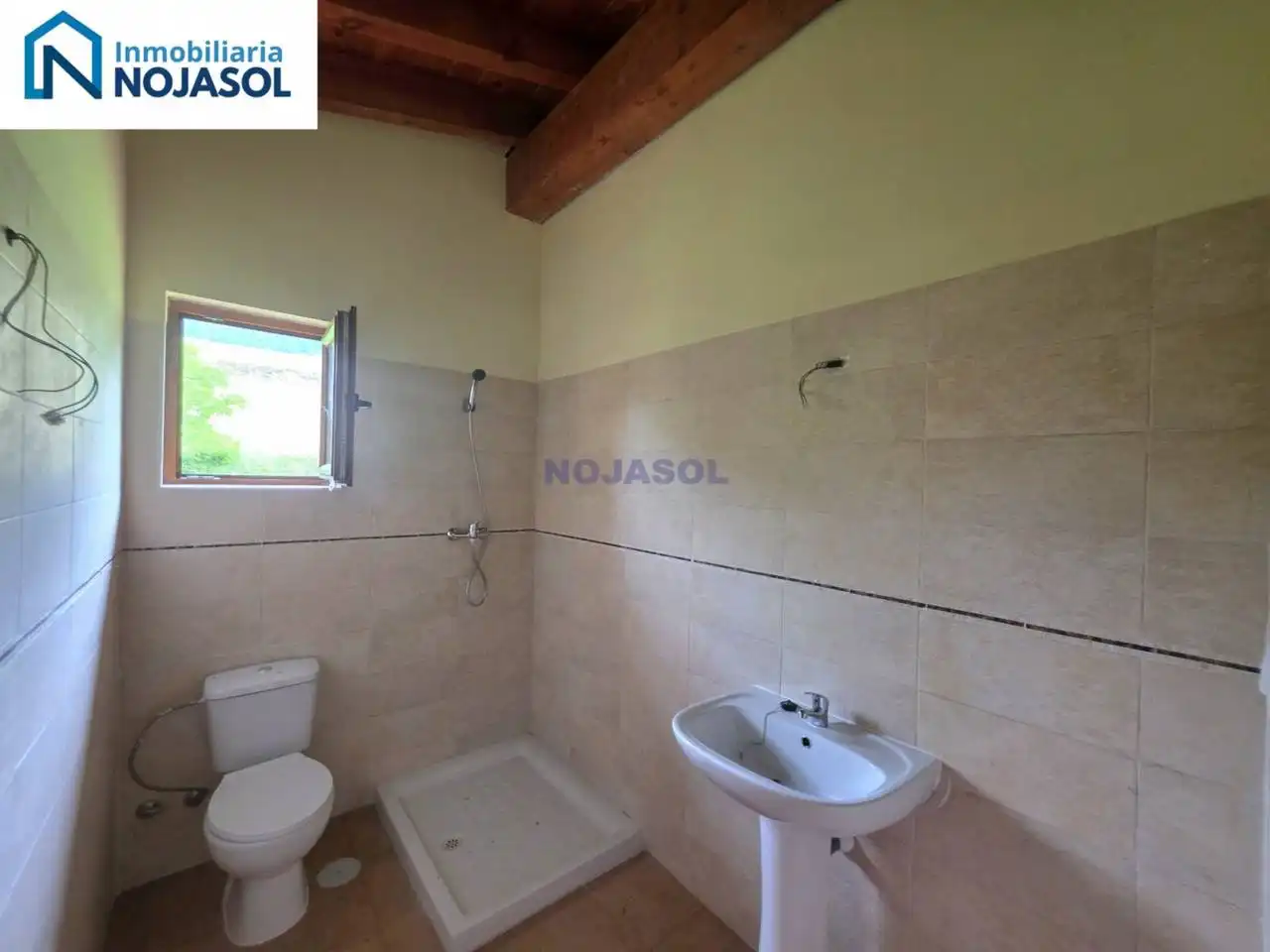Baño de Apartamento en venta en Vega de Liébana con Calefacción, Jardín privado y Parquet