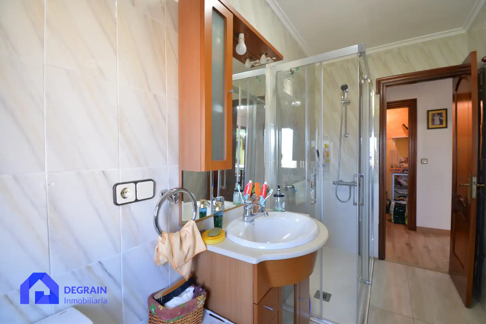 Badezimmer von Haus oder Chalet zum Verkauf in Oviedo  mit Heizung, Terrasse und Abstellraum