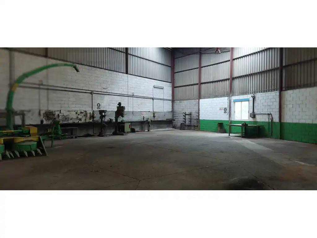 Fabrikhallen zur Miete in Silleda