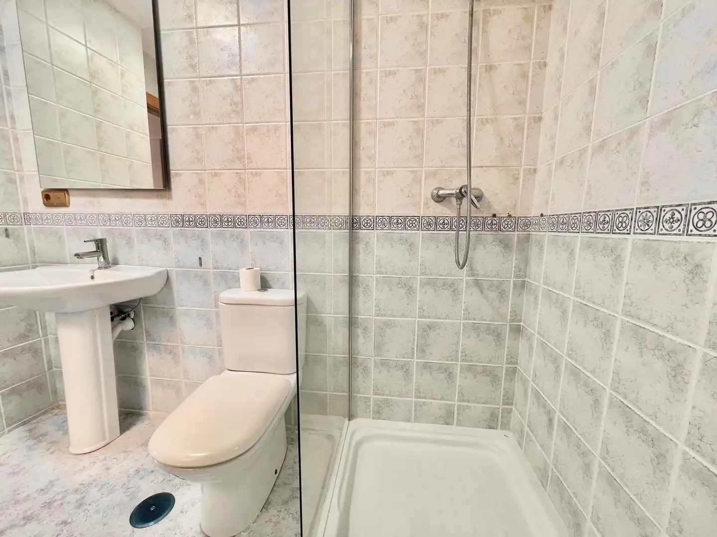 Bany de Apartament de lloguer en Albatera amb Traster, Moblat i Rentadora