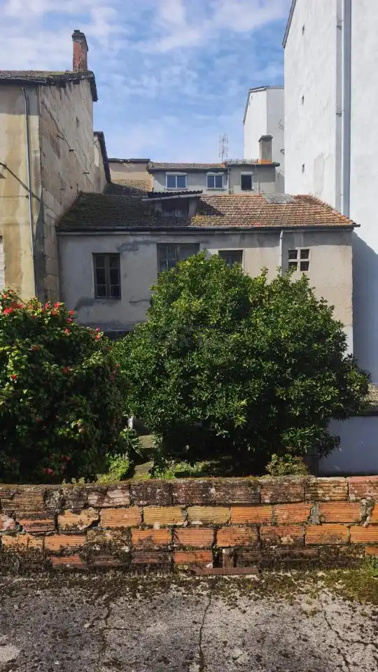 Casa o xalet en venda en Ourense Capital  amb Jardí privat