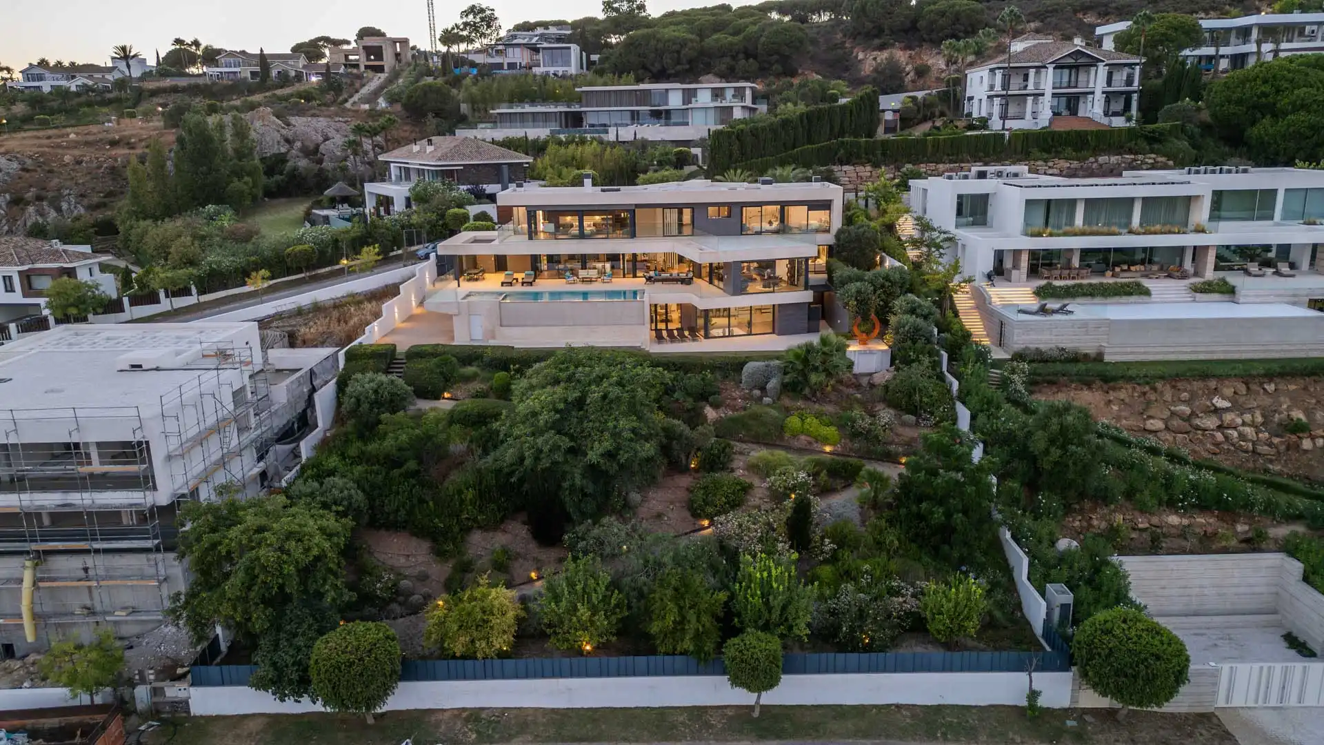 Vista exterior de Casa o chalet en venta en Sotogrande con Aire acondicionado, Calefacción y Jardín privado