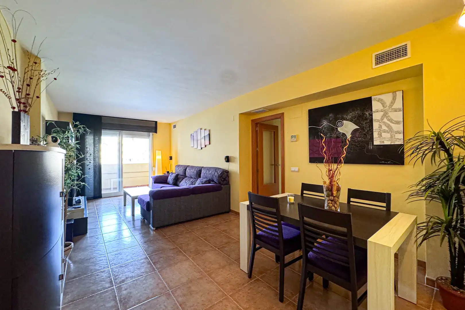 Sala de estar de Piso en venta en Roquetas de Mar con Terraza y Piscina