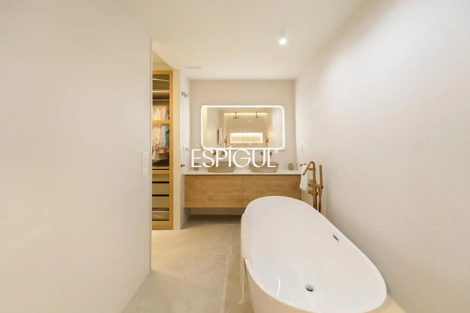Baño de Casa adosada en venta en Calella con Aire acondicionado, Calefacción y Parquet