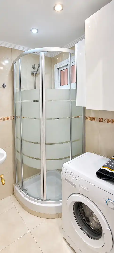 Bathroom of Study for sale in Benalmádena  with Air Conditioner, Terrace and Furnished