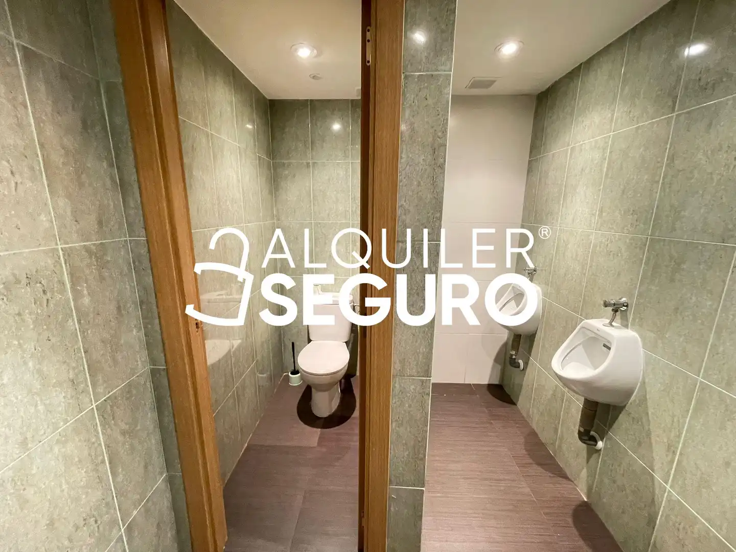 Baño de Local de alquiler en Madrid