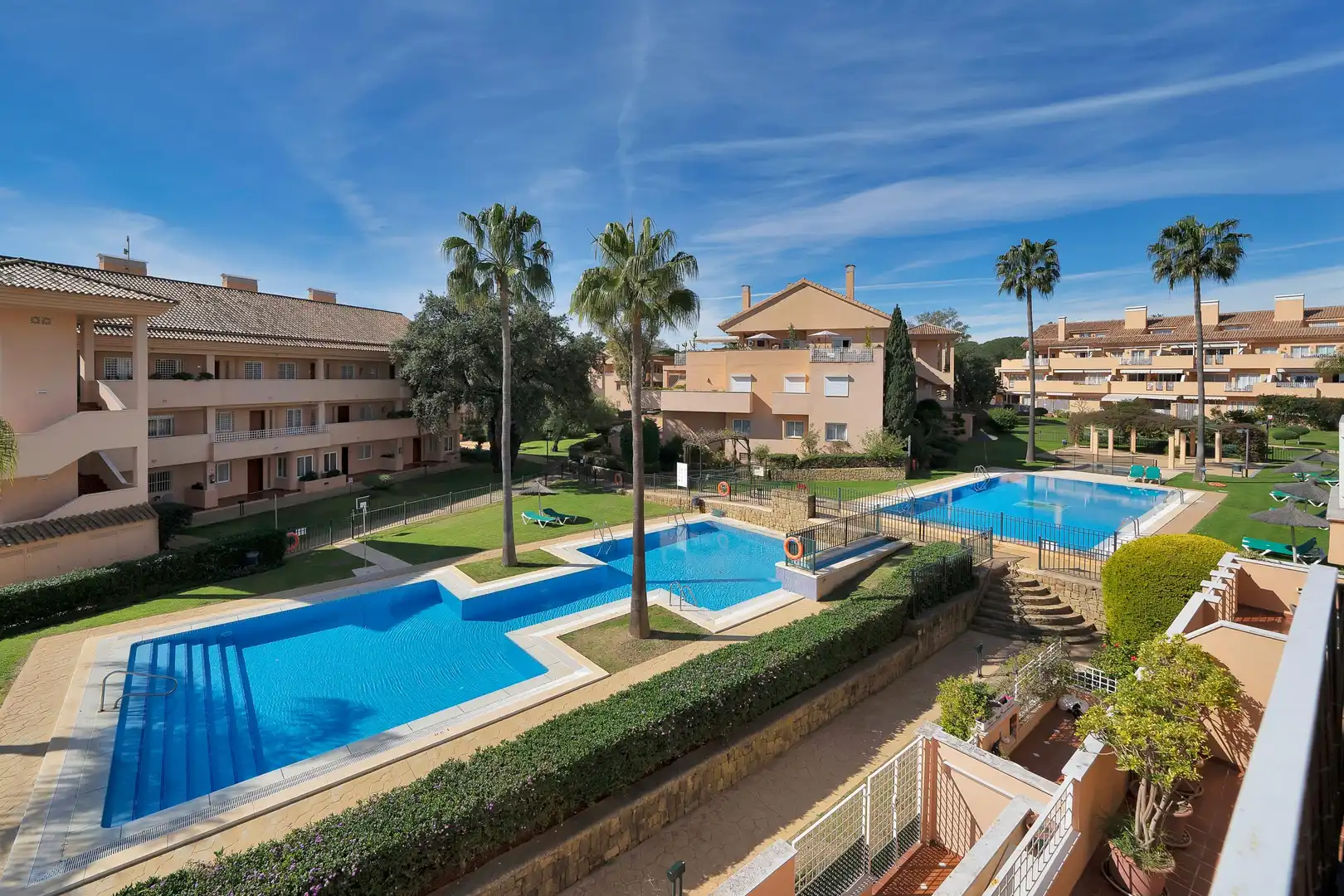 Vista exterior de Apartament de lloguer en Marbella amb Jardí privat, Terrassa i Moblat