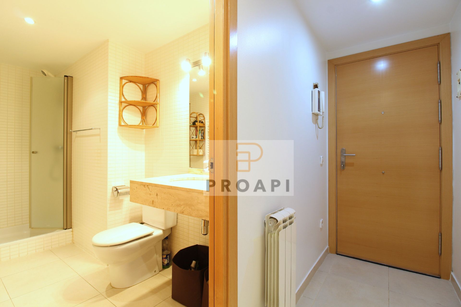 Bathroom of Duplex for sale in Girona Capital  with Heating, Parquet flooring and Oven