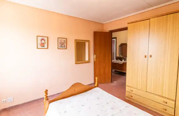 Dormitori de Casa o xalet en venda en Elche / Elx amb Jardí privat, Terrassa i Piscina