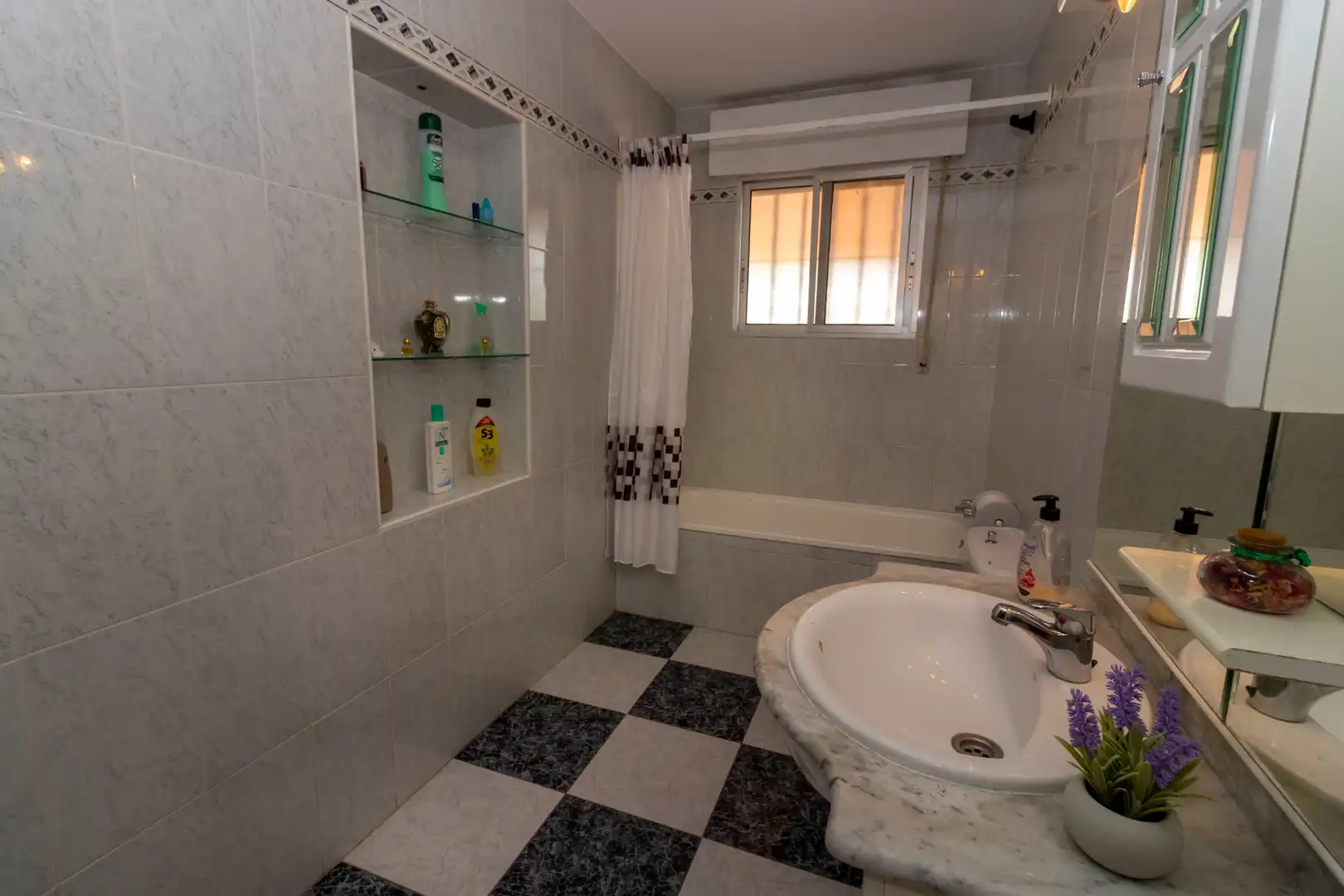 Badezimmer von Haus oder Chalet zum Verkauf in Badajoz mit Klimaanlage, Abstellraum und Schwimmbad