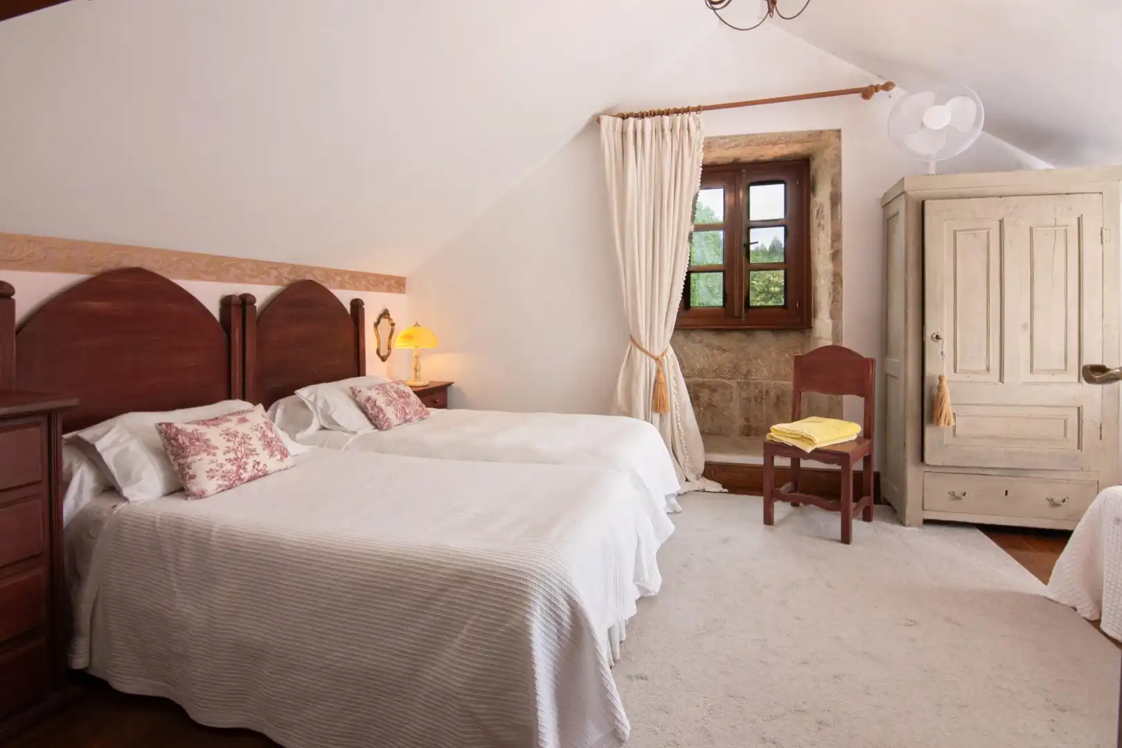 Habitación de Finca rústica en venta en Cuntis con Jardín privado, Terraza y Piscina