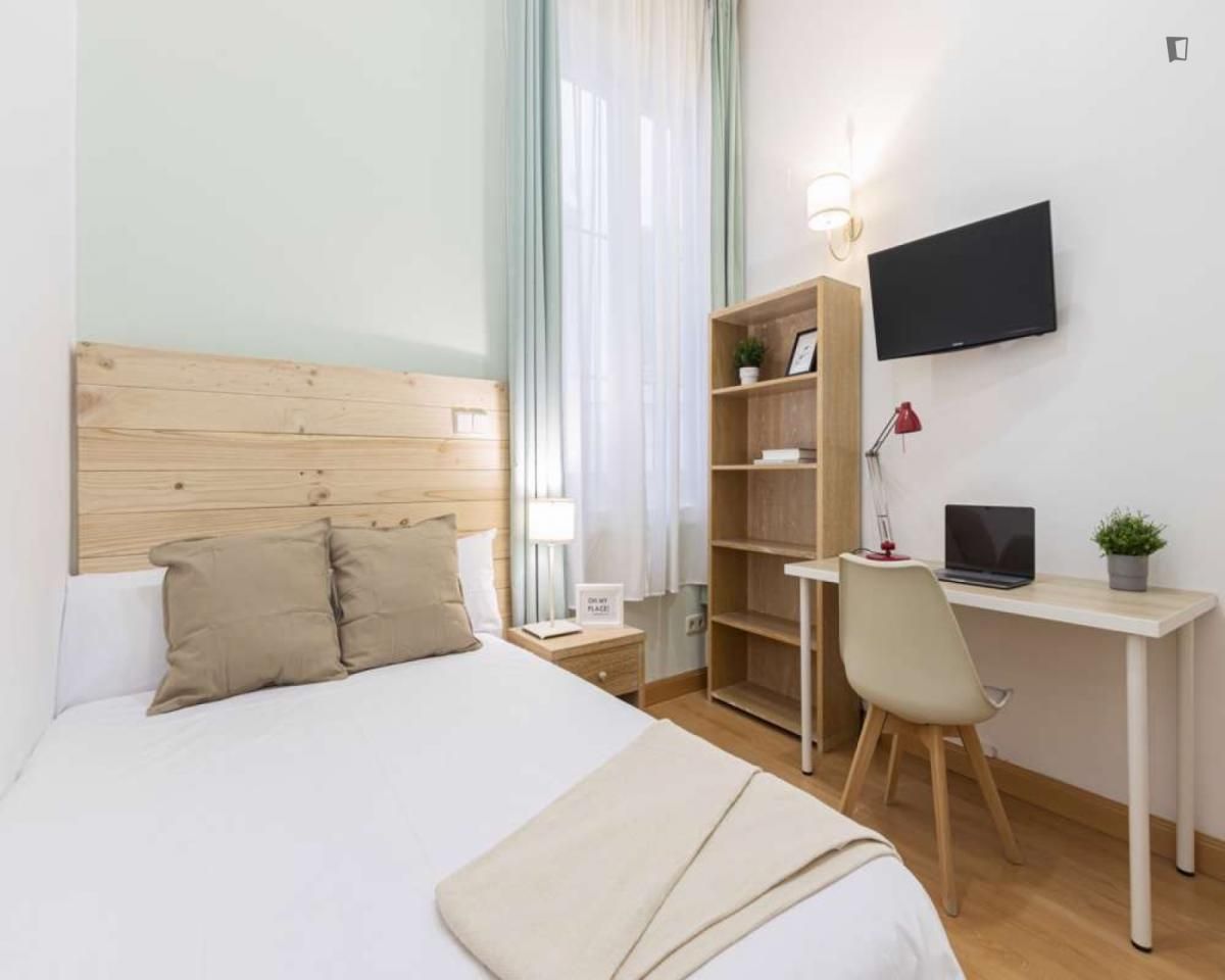 Dormitori de Apartament per a compartir en  Madrid Capital amb Moblat i Internet