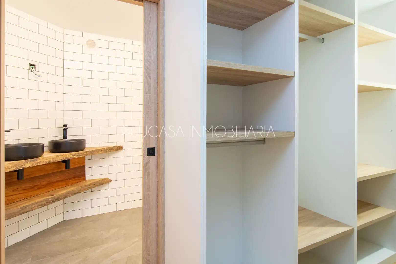 Cuina de Loft de lloguer en A Coruña Capital  amb Calefacció, Parquet i Forn
