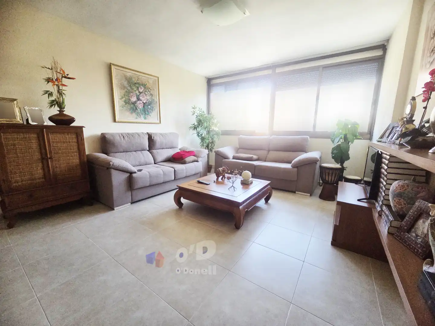 Sala d'estar de Pis en venda en Sant Boi de Llobregat amb Forn