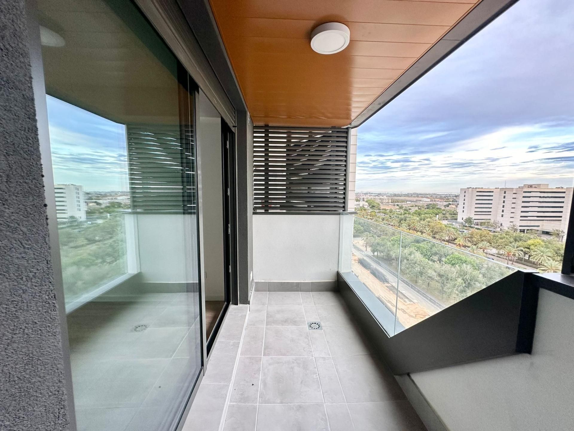 Apartment to rent in Avenida FERNANDO ABRIL MARTORELL, Malilla