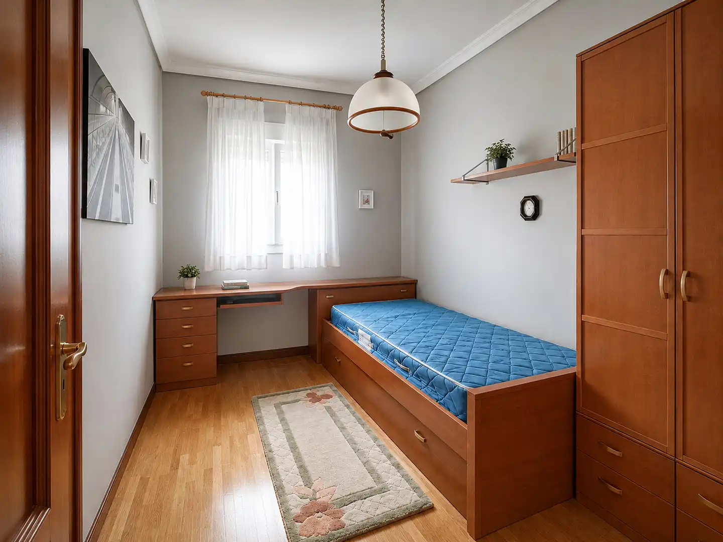 Schlafzimmer von Wohnung zur Miete in Santander mit Möbliert und Ofen