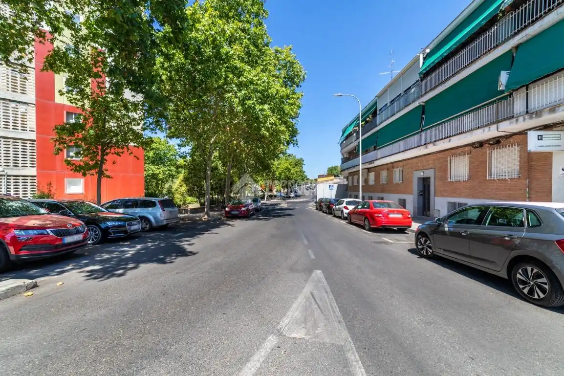 Vista exterior de Piso en venta en Madrid con Trastero