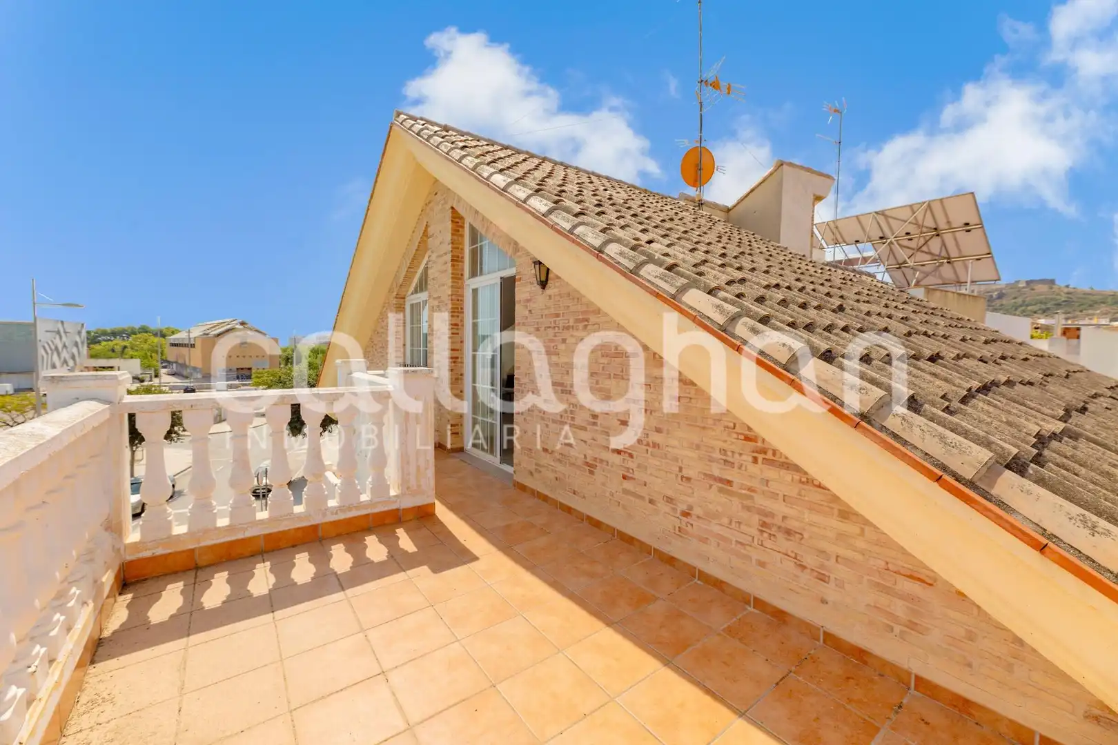 Terrassa de Casa o xalet en venda en Sagunto / Sagunt amb Calefacció, Jardí privat i Terrassa