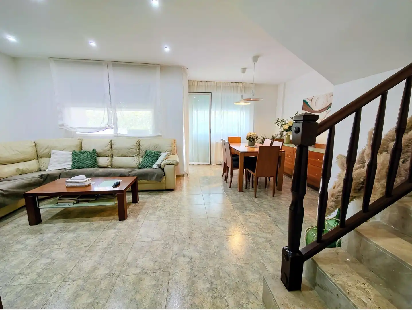 Sala de estar de Casa adosada en venta en Tarragona con Aire acondicionado, Calefacción y Jardín privado