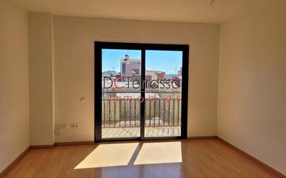 Bedroom of Flat for sale in Terrassa  with Air Conditioner and Balcony