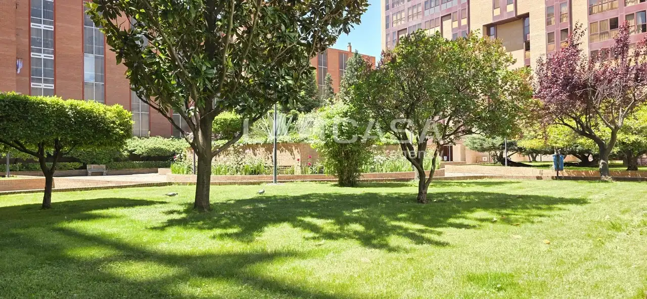 Jardín de Piso en venta en Valladolid con Calefacción y Trastero