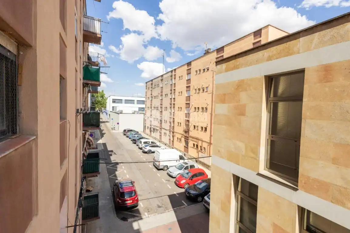 Vista exterior de Piso en venta en Salamanca con Trastero y Balcón