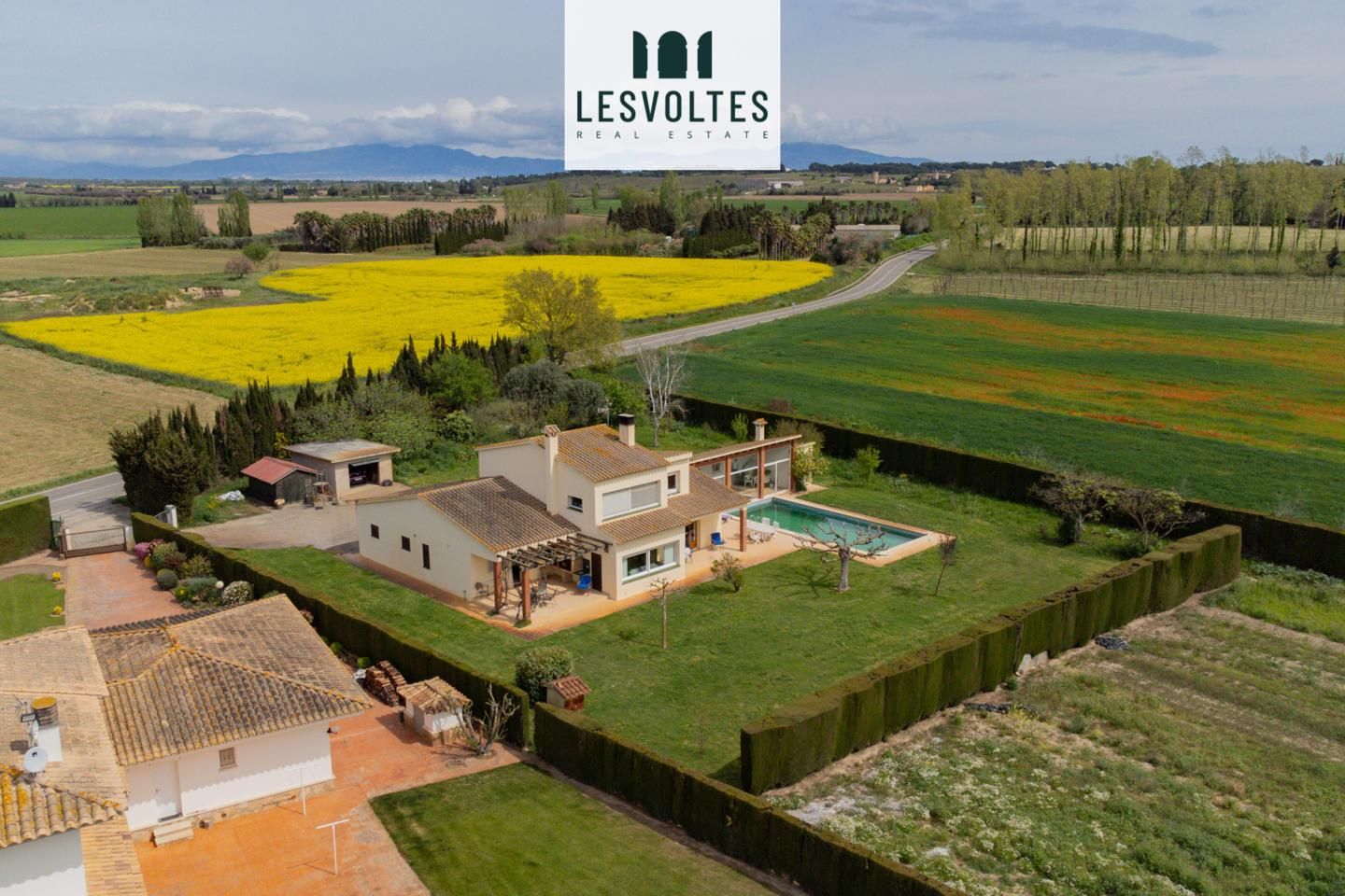 Vista exterior de Casa o xalet en venda en Albons amb Calefacció, Jardí privat i Terrassa