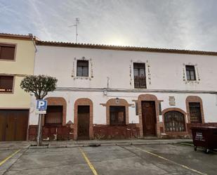 Vista exterior de Casa adosada en venda en Santo Domingo de la Calzada