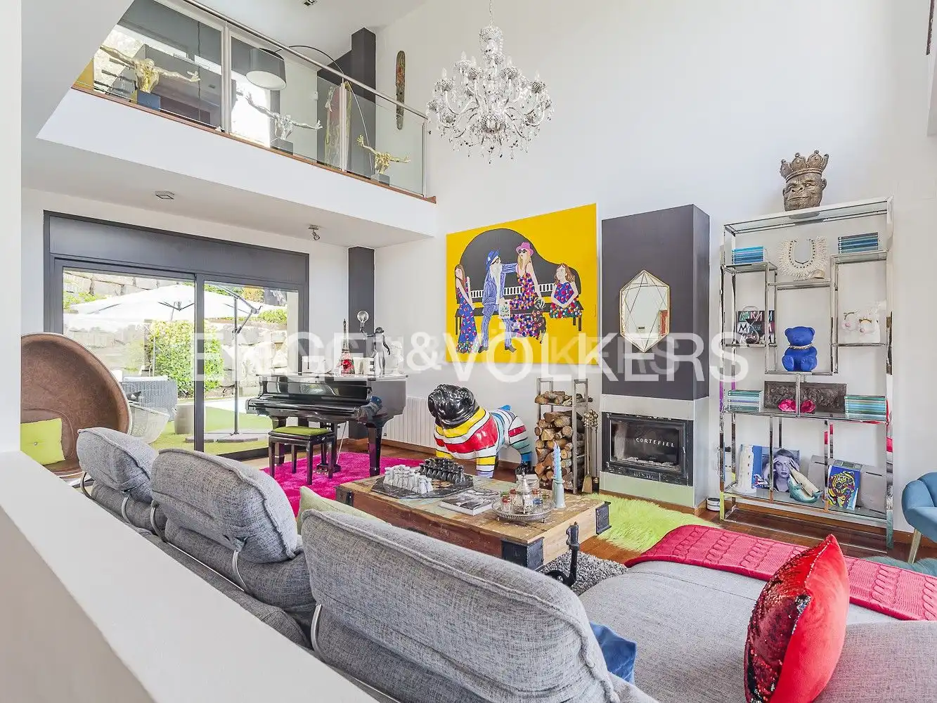 Sala d'estar de Casa o xalet en venda en Sant Cugat del Vallès amb Calefacció, Jardí privat i Parquet
