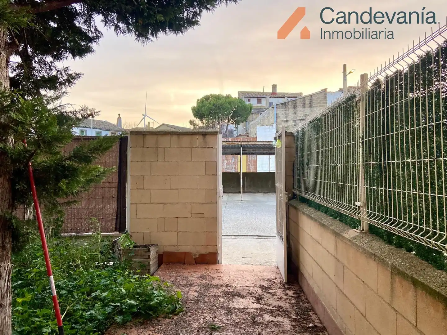 Vista exterior de Casa adosada en venta en Las Pedrosas con Aire acondicionado, Calefacción y Jardín privado