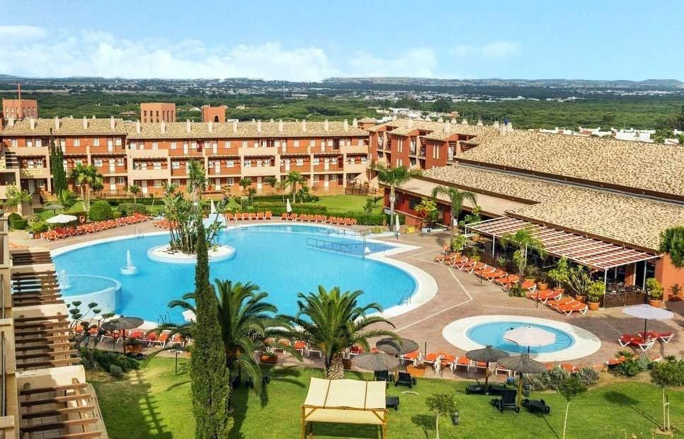Vista exterior de Apartament en venda en Chiclana de la Frontera amb Aire condicionat, Jardí privat i Terrassa