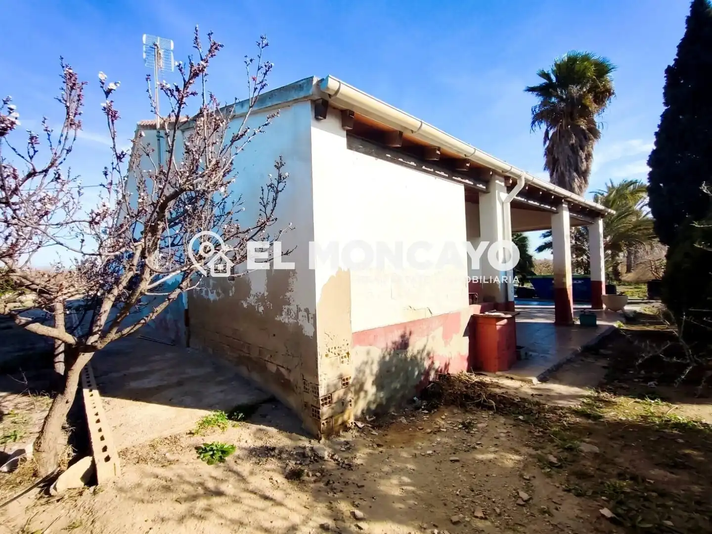 Vista exterior de Casa o xalet en venda en Elche / Elx amb Aire condicionat, Calefacció i Jardí privat