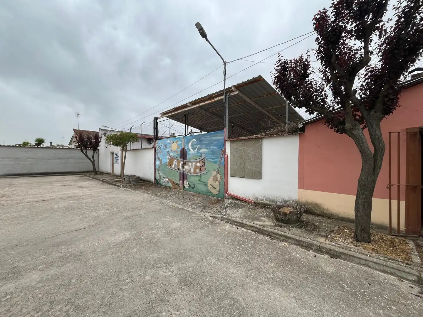 Vista exterior de Local en venta en Santibáñez de Valcorba con Amueblado