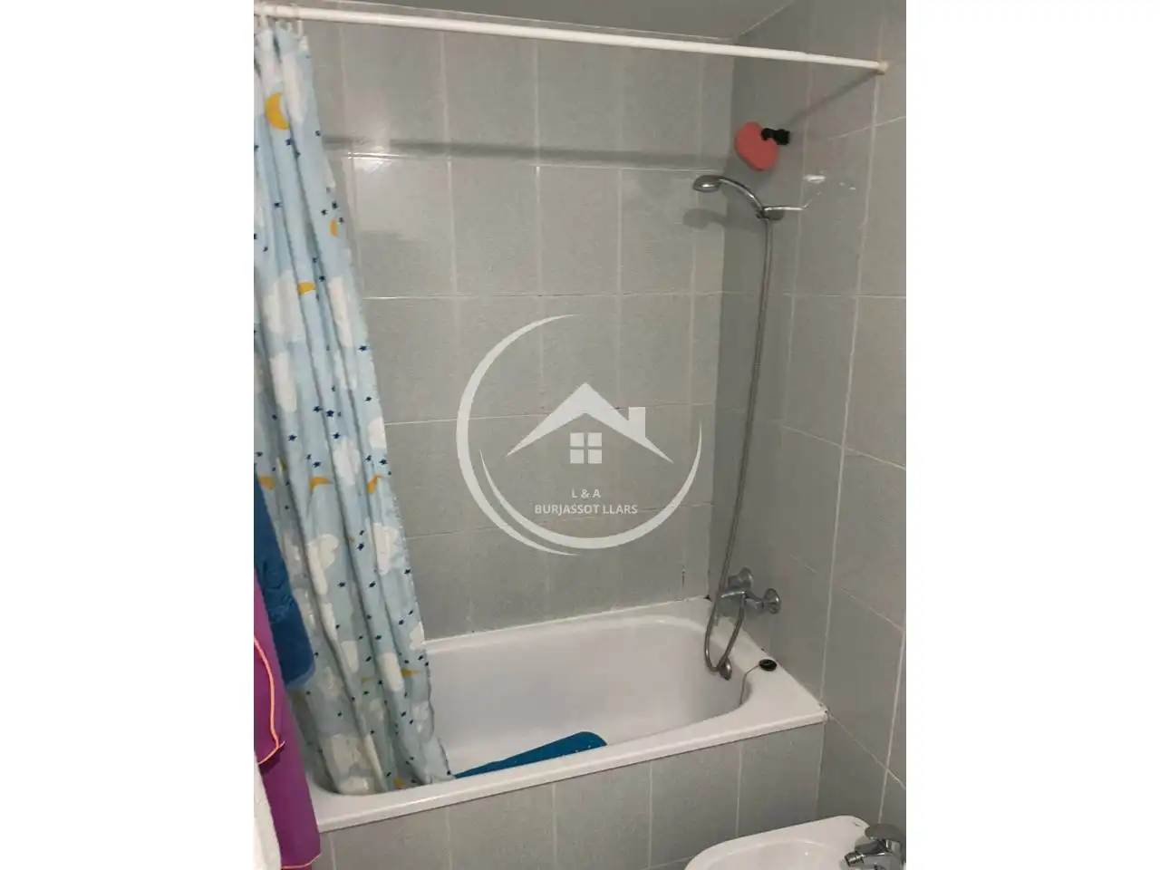 Bathroom of Flat for rent in Burjassot  with Furnished and Balcony